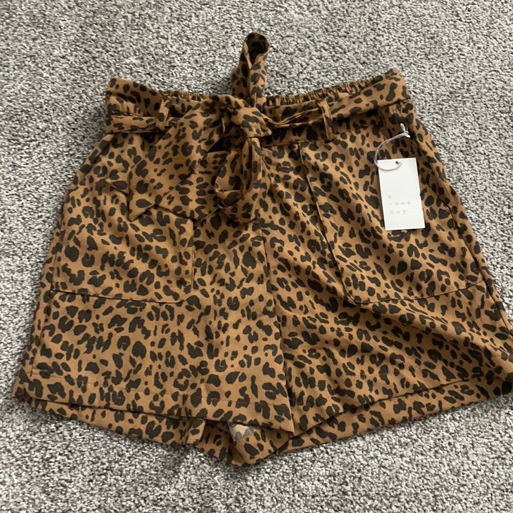 A New Day brand stylish shorts! Cute pattern and super comfy.